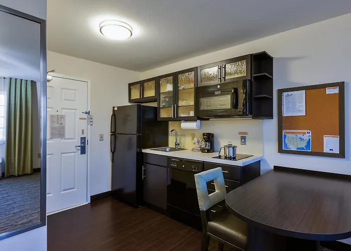 Candlewood By Ihg Hotel 3*