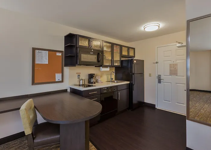 Candlewood By Ihg Hotel