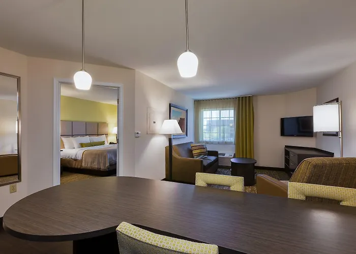 Hotel Candlewood By Ihg 3*