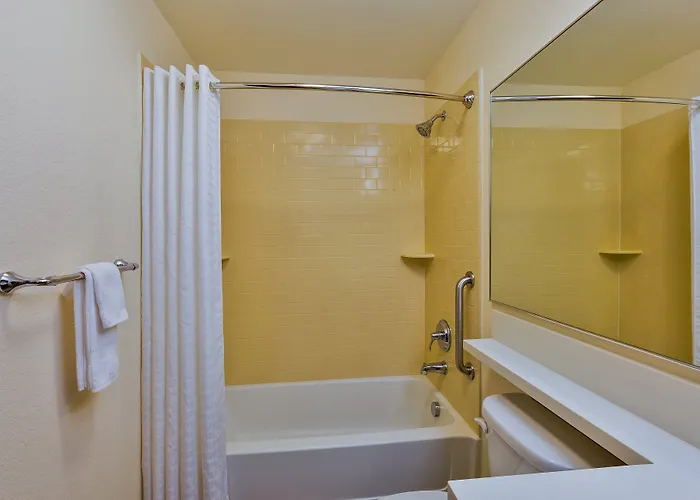Candlewood By Ihg 3*